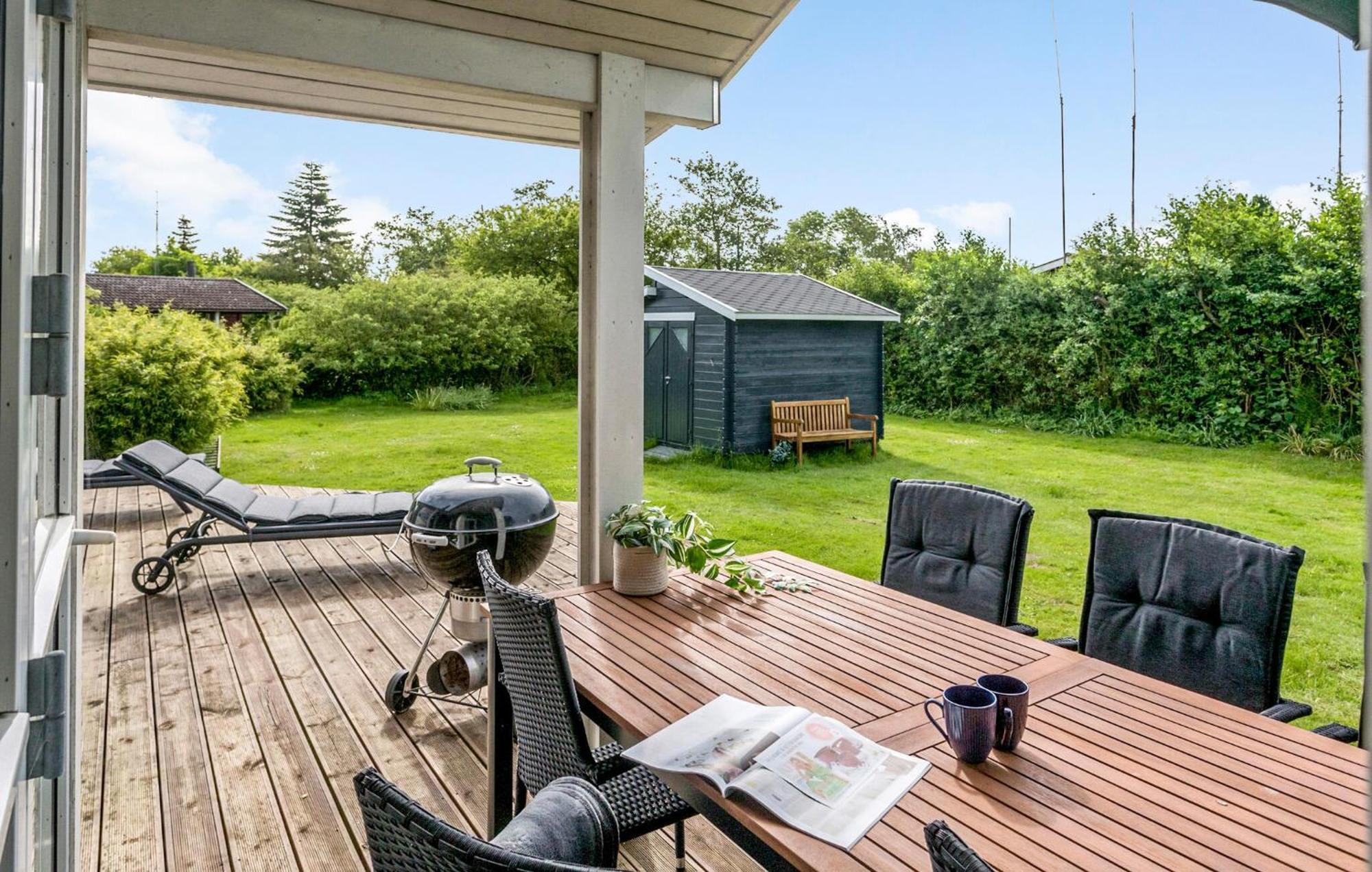 Cozy Home In Gedser With Wifi Buitenkant foto